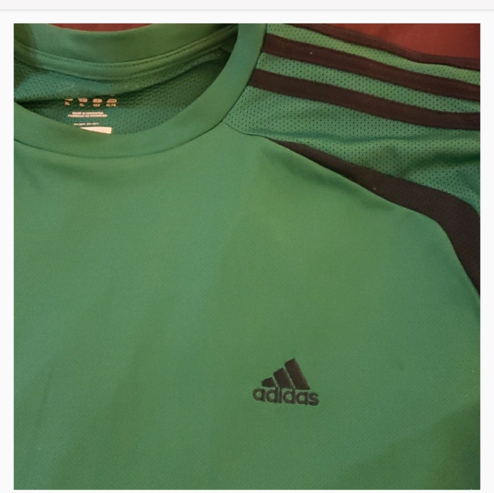 Adidas top - Picture 2 of 2
